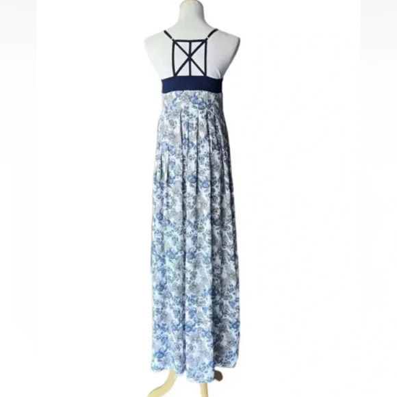 Lulu’s Posy Perfect Blue Floral Pleated Maxi Dress Women's Sz Small EEEUC - Picture 7 of 13